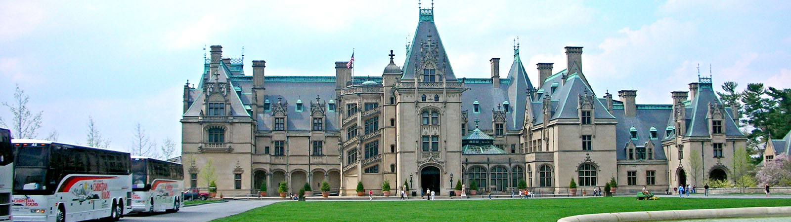 Biltmore Estate &
The Chihuly Exhibition